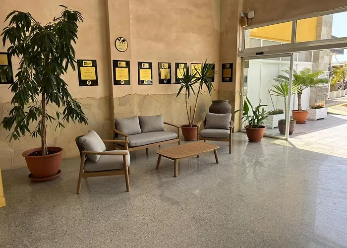 Atlantic Club מלון דירות 4*