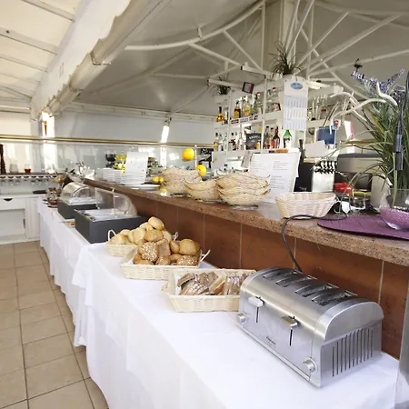 Atlantic Club بلايا ديل إنغلز